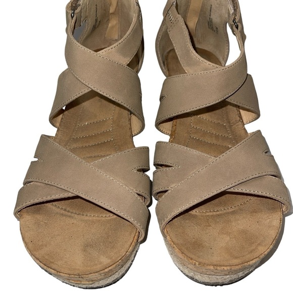 Adrienne Vittadini Women's Sandals Size 10M Tan Fabric "Timmy" Zip Close Wedge - Picture 2 of 13